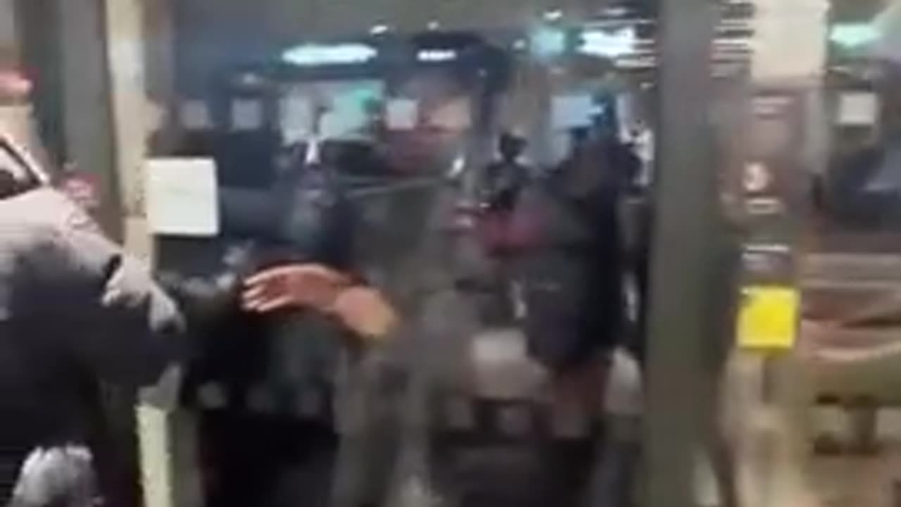 MEANWHILE THE LATEST FROM SPAIN AFRIKAN NIGGER INVADERS ATTACK SOME FOOD JOINT