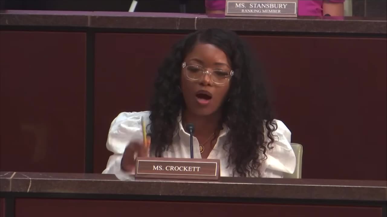 'Collapsing': Jasmine Crockett fact checks GOP rep. on Trump's 'soaring' polls