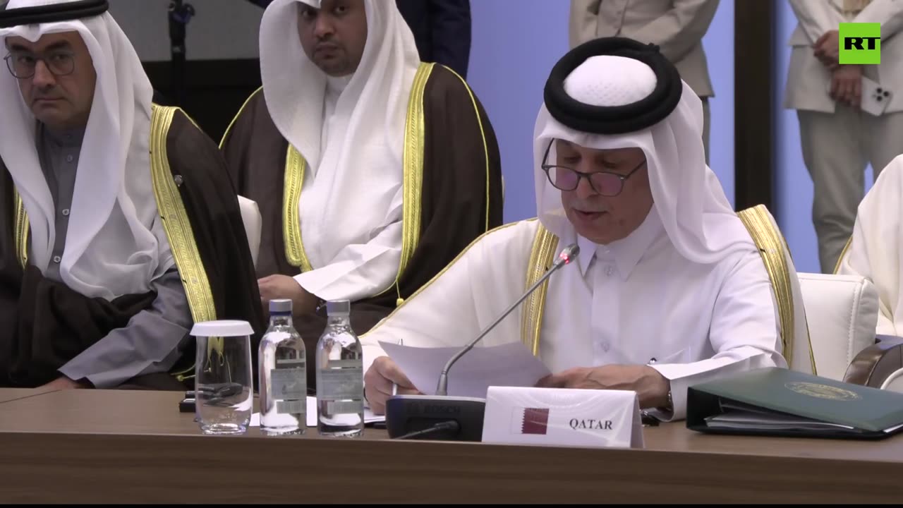 Urges world to 'contain Israel