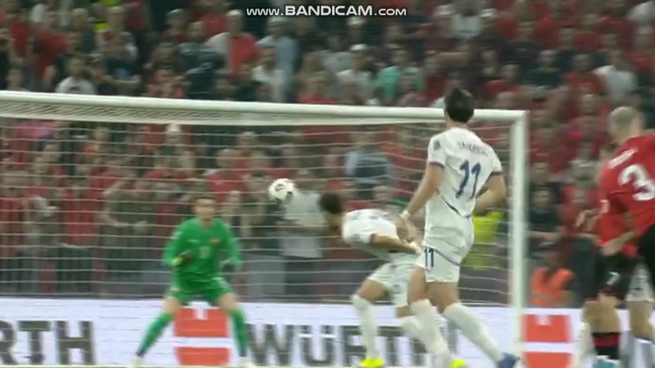 Mario Mitaj seriously tests Serbia, launches a shot from distance