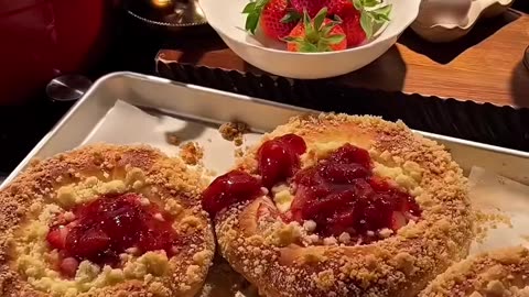 Fluffy strawberry bread recipe, dessert and baking time