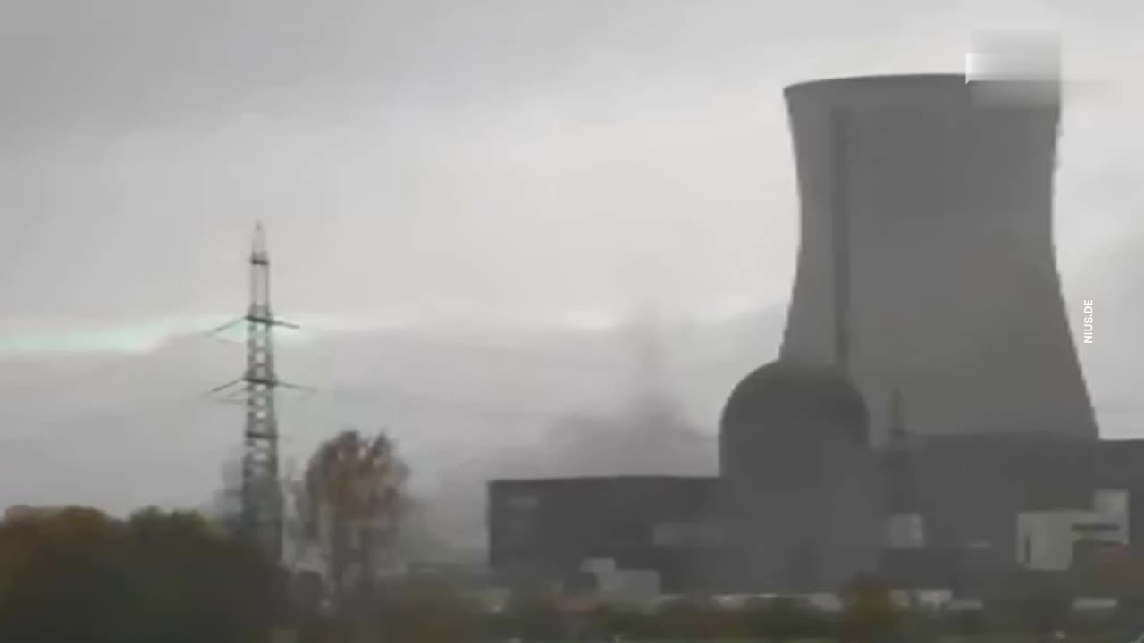 Germany’s Energy Self-Castration — Two Cooling Towers of Gundremmingen Nuclear Plant Blown Up