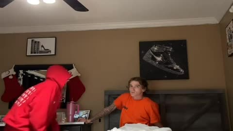 Pretending to talk to another guy on the phone prank on my boyfriend