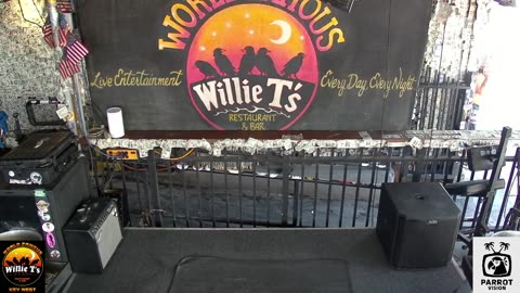 LIVE Music Everyday!