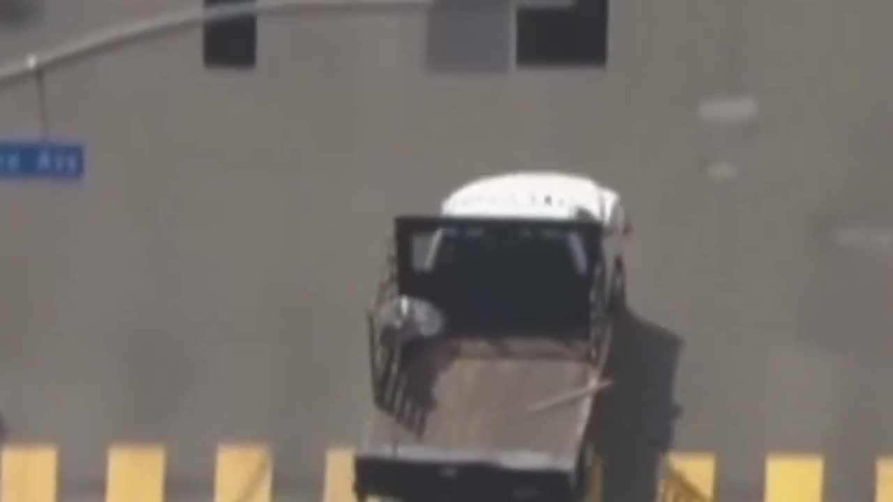 🚨#BREAKING: Watch as police engage in a extremely dangerous pursuit when