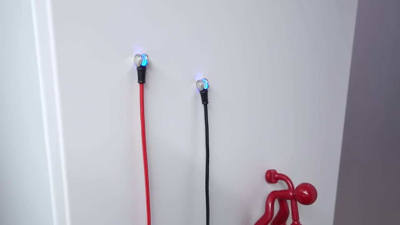 World's 1st Magnetic 180 Rotatable Charging Cable