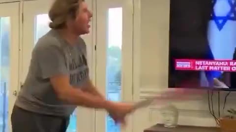 Senator's Daughter Breaks TV When She Sees Netanyahu