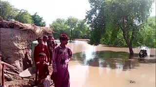 Overflowing rivers submerge more villages in Pakistan