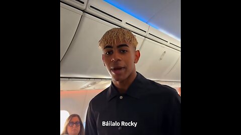 FC Barcelona, Lamine Yamal in Airplane Mode