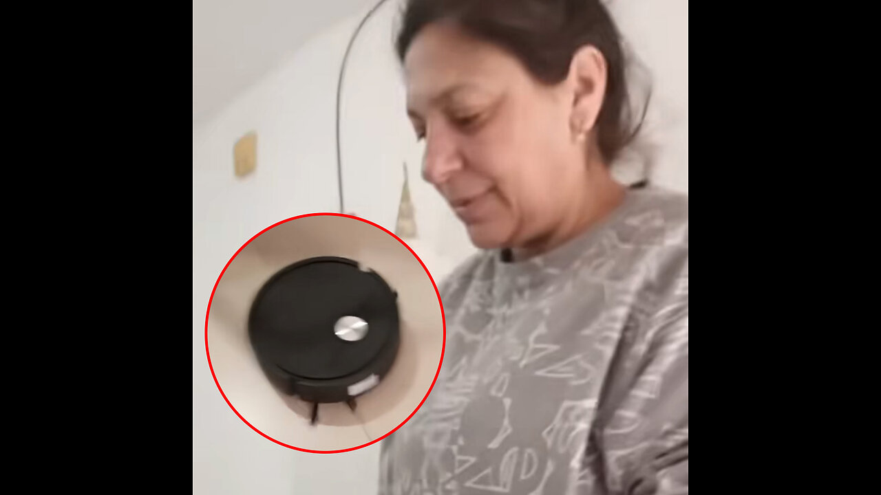 La aspiradora robot que esquiva la mugre y es objeto de mofa en las redes