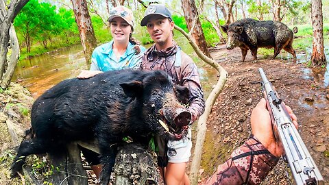 WILD HOOKY BOAR HUNT In OPEN SWAMPLANDS - DOGS, QUADS and .357 HEAT