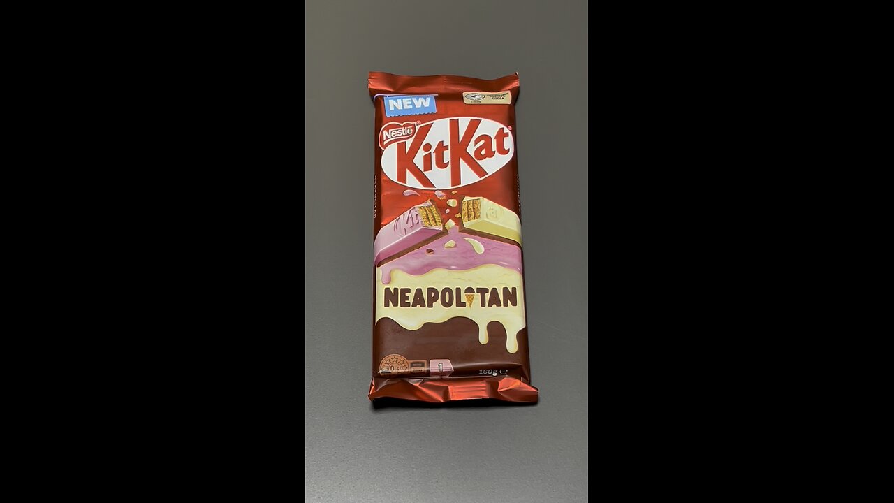 Kit Kat Neapolitan Packshot vs Product