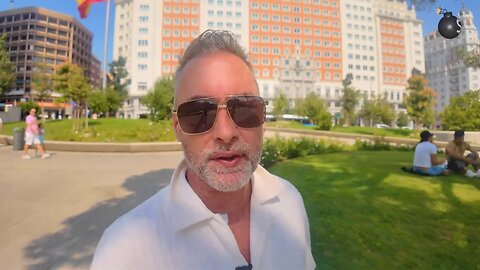 Jeff Berwick - Trump & the paypal mafia roll out the AI beast system!