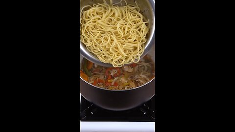 A genius trick to cook yakisoba, that I learned from a Japanese chef #cooking #Recipe #Easyl