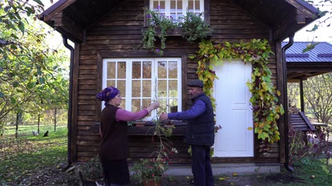 We Decorating our Country House with Autumn Leaves and Cooking Braciole with Pasta