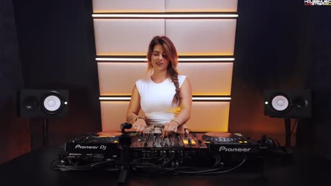 Laura van Dam - Capture Radio 050 (July Special)