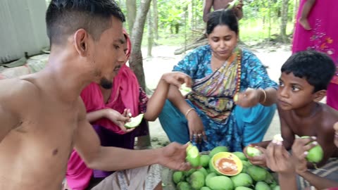The taste of raw mango is different.