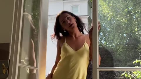 Admire the body this tgirl