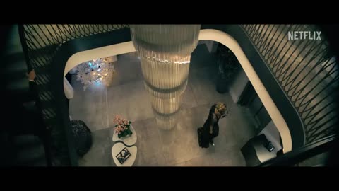 Jingle Bell Heist | Official Trailer | Netflix