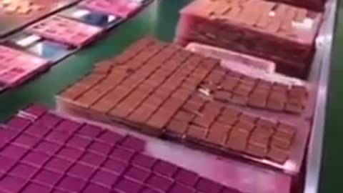 How some beauty products are made - make up & eye shadow