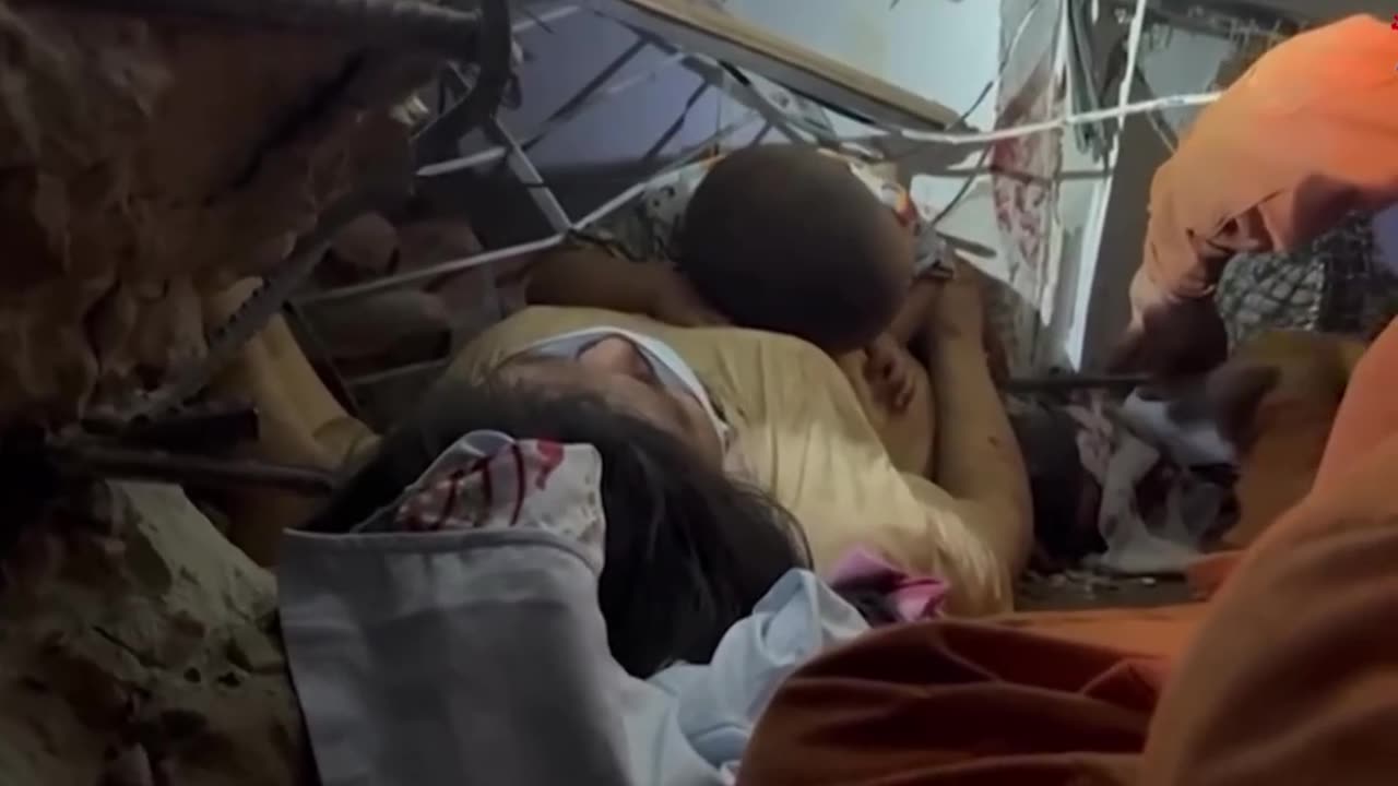 Rescue people from collapsed buildings in thailand