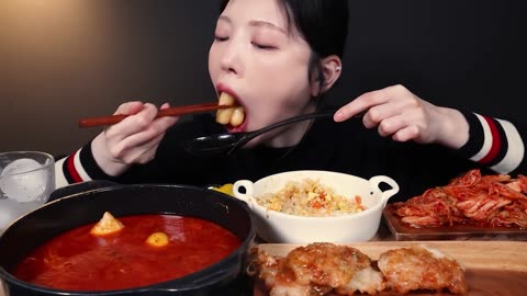 Spicy Malatang, Crespy Guo Bao Rou & Egg Fried Rice Mukbang ASMR