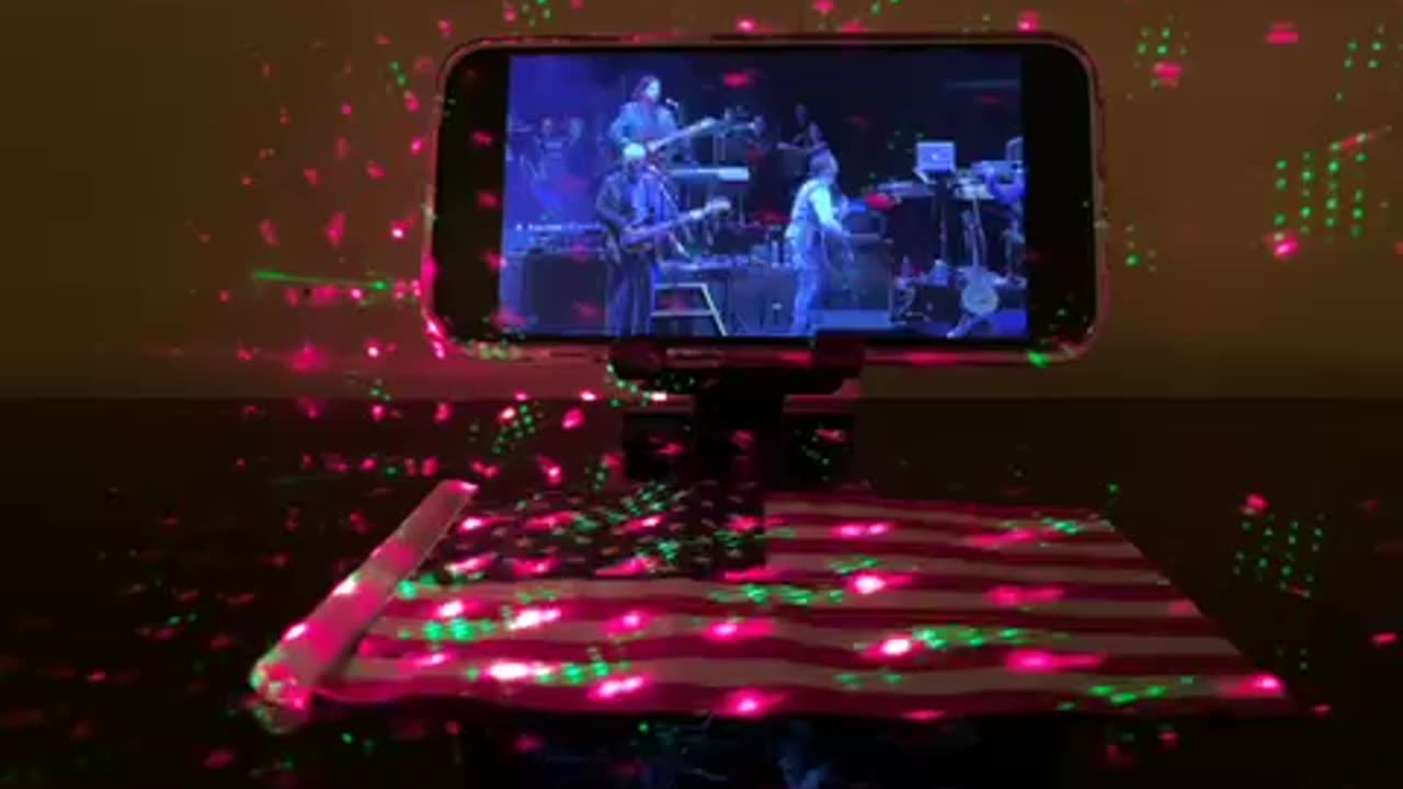 TV 💚💙🧡🩵💛💜