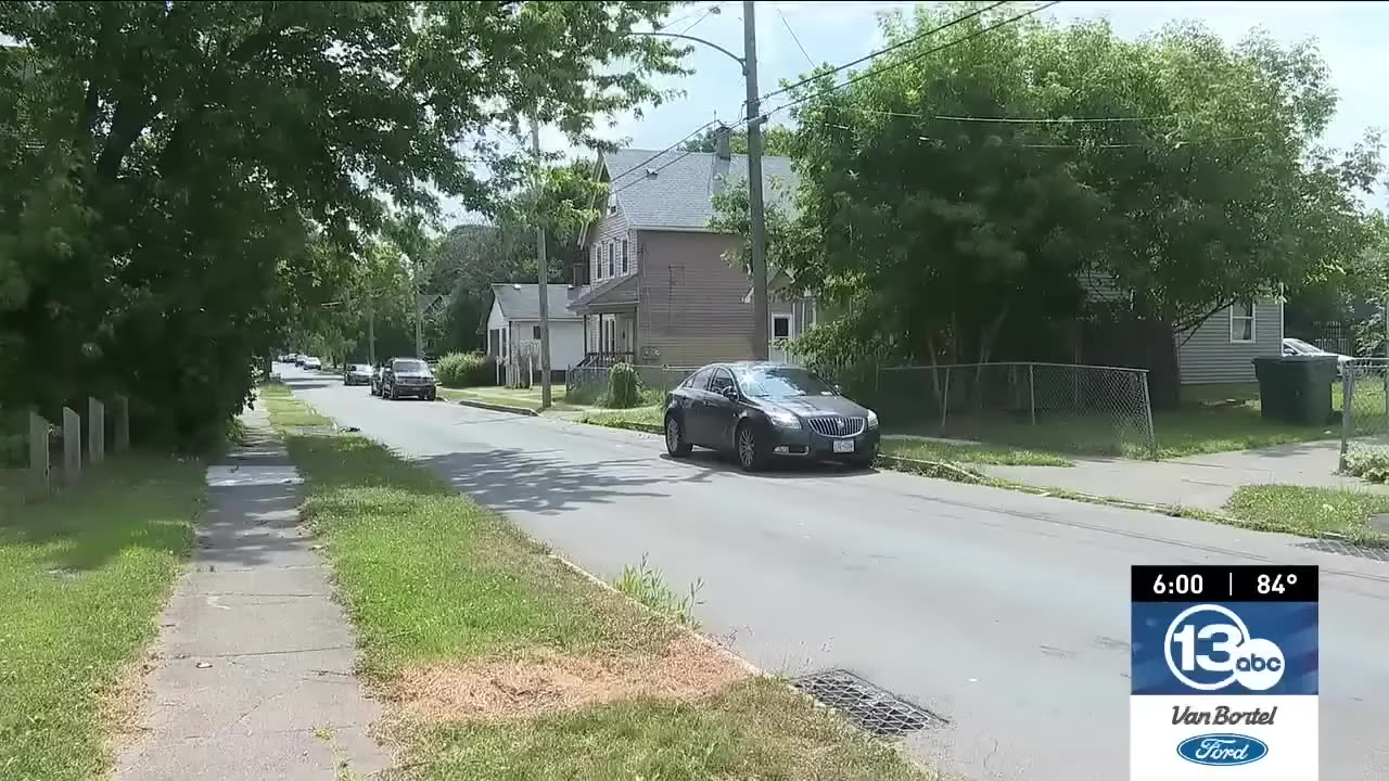 Man describes face-to-face encounter with mysterious large cat in Rochester