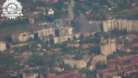 ✈️🇺🇦💣 Ukrainian Su-27 destroys Russian command post in Bakhmut using GBU-62 bombs, - Soniashnyk