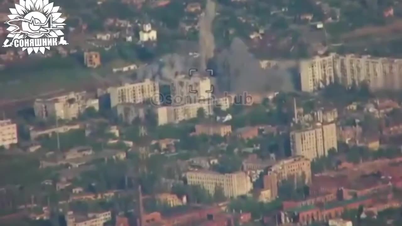 ✈️🇺🇦💣 Ukrainian Su-27 destroys Russian command post in Bakhmut using GBU-62 bombs, - Soniashnyk