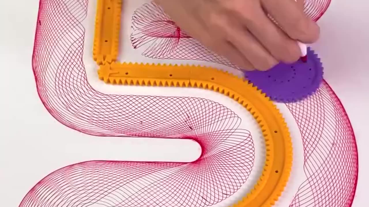 Sometimes all you need is a minute of spirograph magic 🌀