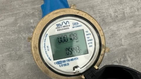 מונה מים מדי המים הדיגיטליים מחשבים מים גם שהם מנותקים מהצנרת 2023