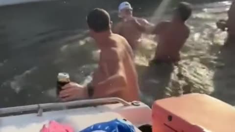 Lake Day Turns Showdown (via:@hitttrucking641)