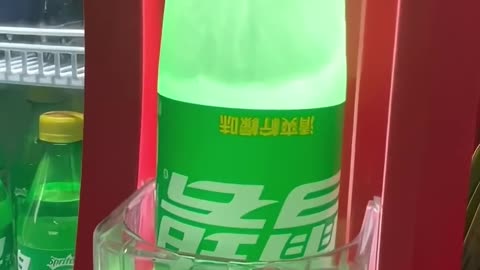 This Chinese Vending Machine Turns Soda Into Ice… IN SECONDS 😳🥶