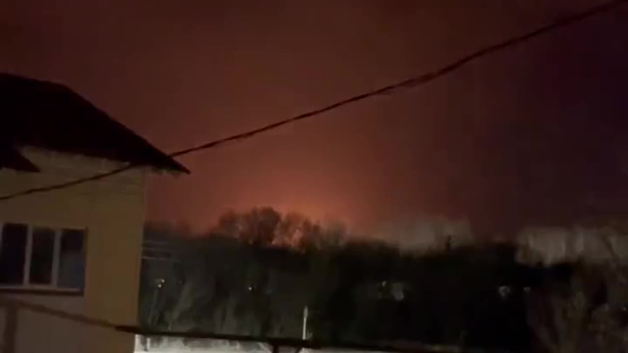 🦅💥 SBU drones also attacked the Promsintez plant in Chapayevsk, which produces explosives.