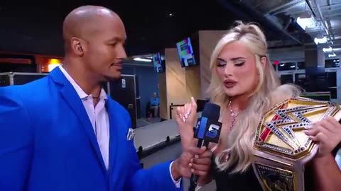 Tiffany Stratton Résiste à la Pression de Naomi & Alexa Bliss | MITB Approche | WWE France