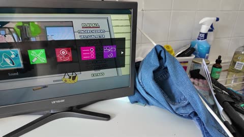 Look at a Small working Linsar 20-inch DVD player LCD TV with remote this tv resold very quickly