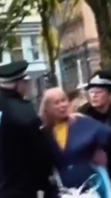 British woman says that England is a Christian country and then police arrest her