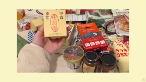 VLOG Cozy Weekend Routine With Strawberry Bread and Japan Fashion Finds