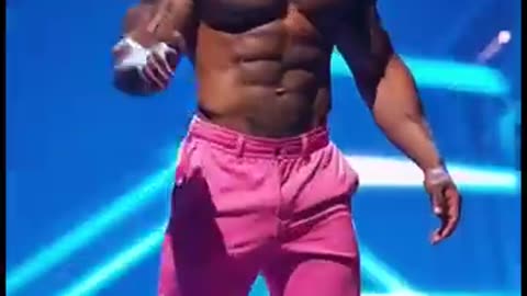 Trending: Bodybuilder Dwayne’s Stunning Performance on America’s Got Talent 2025