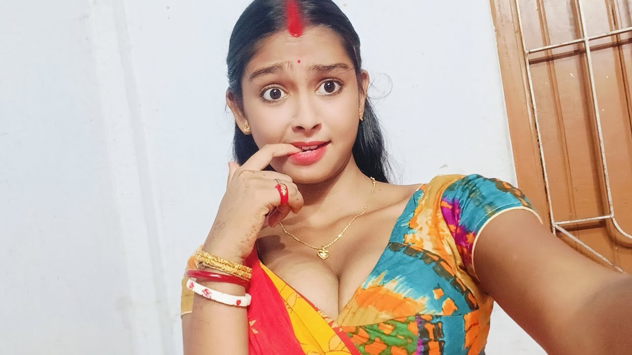 চলে এসো বন্ধুরা 🤗। বিয়ের পর প্রথম live আমার 🤗।