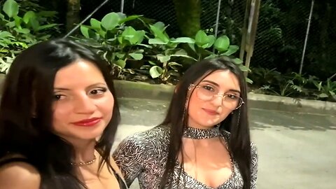 🇨🇴 Medellin Colombia Nightlife Parque Lleras walk party disctict 🇨🇴