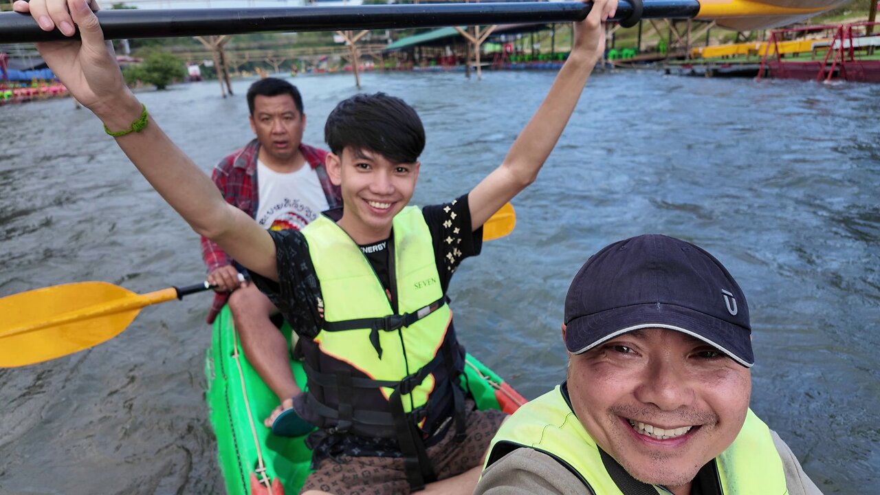 WOW! Kayak in Vang Vieng Laos Beautiful River Experience🇱🇦