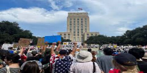 Police Evacuate Texas State Capitol After Threat to Lawmakers