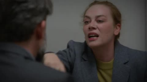 Bahar sufre un ataque de culpa al no reconocer a su hija y Harun le hace reaccionar con una bofetada