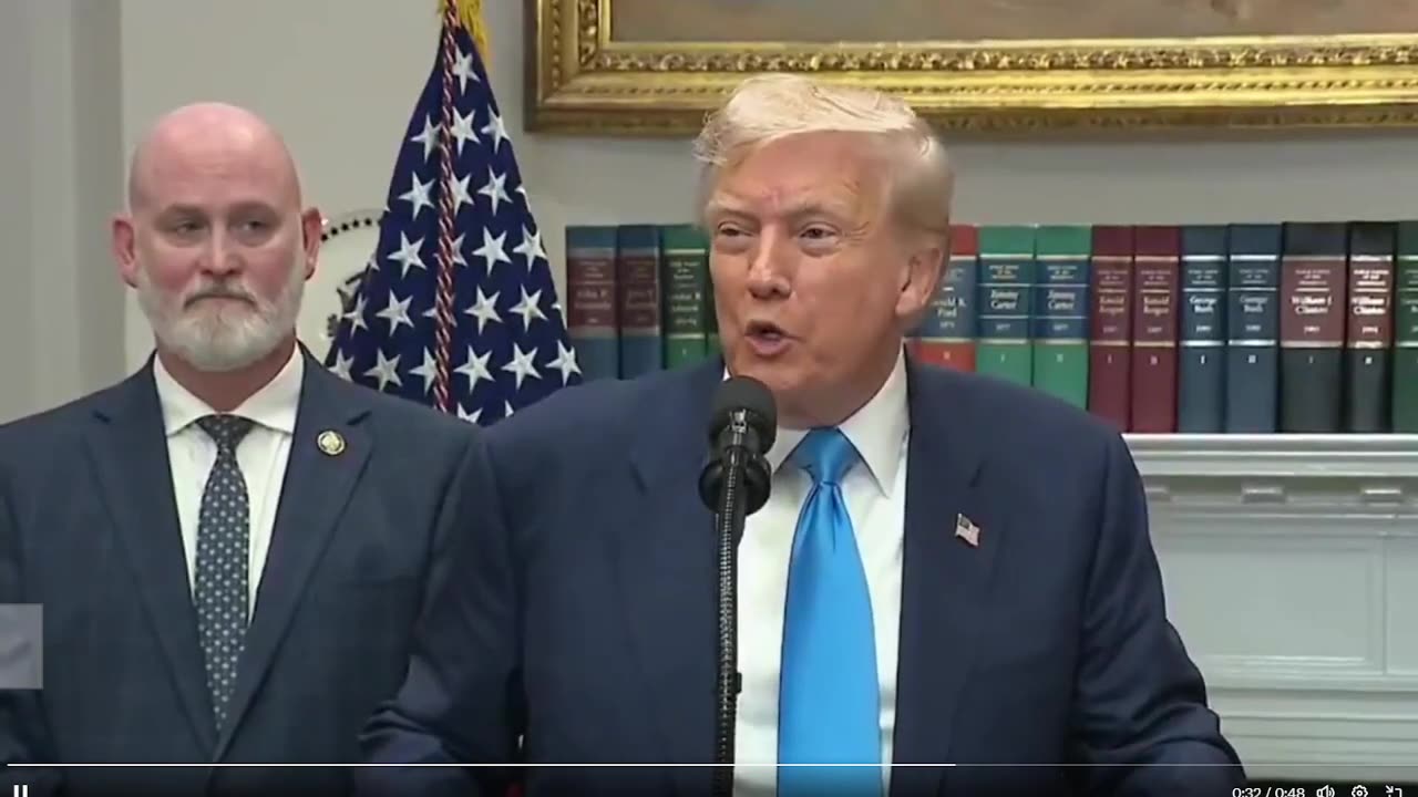 TỔNG THỐNG TRUMP YÊU CẦU ĐIỀU TRA NANCY PELOSI VỀ VỤ BÊ BÊ BÊN TRONG GIAO DỊCH CỔ PHIẾU!