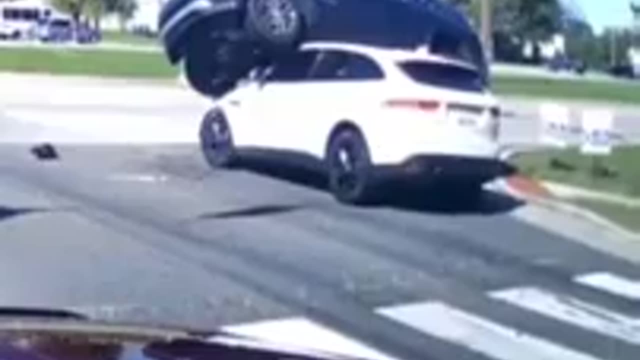😂🌞 Wait For The Unexpected Surprise on This Beautiful Walk! | FunFM