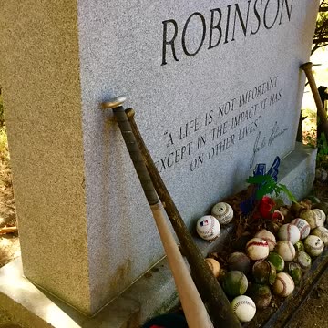FAMOUS GRAVES - VOL. 95: JACKIE ROBINSON