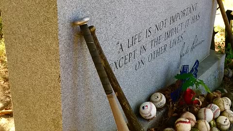 FAMOUS GRAVES - VOL. 95: JACKIE ROBINSON