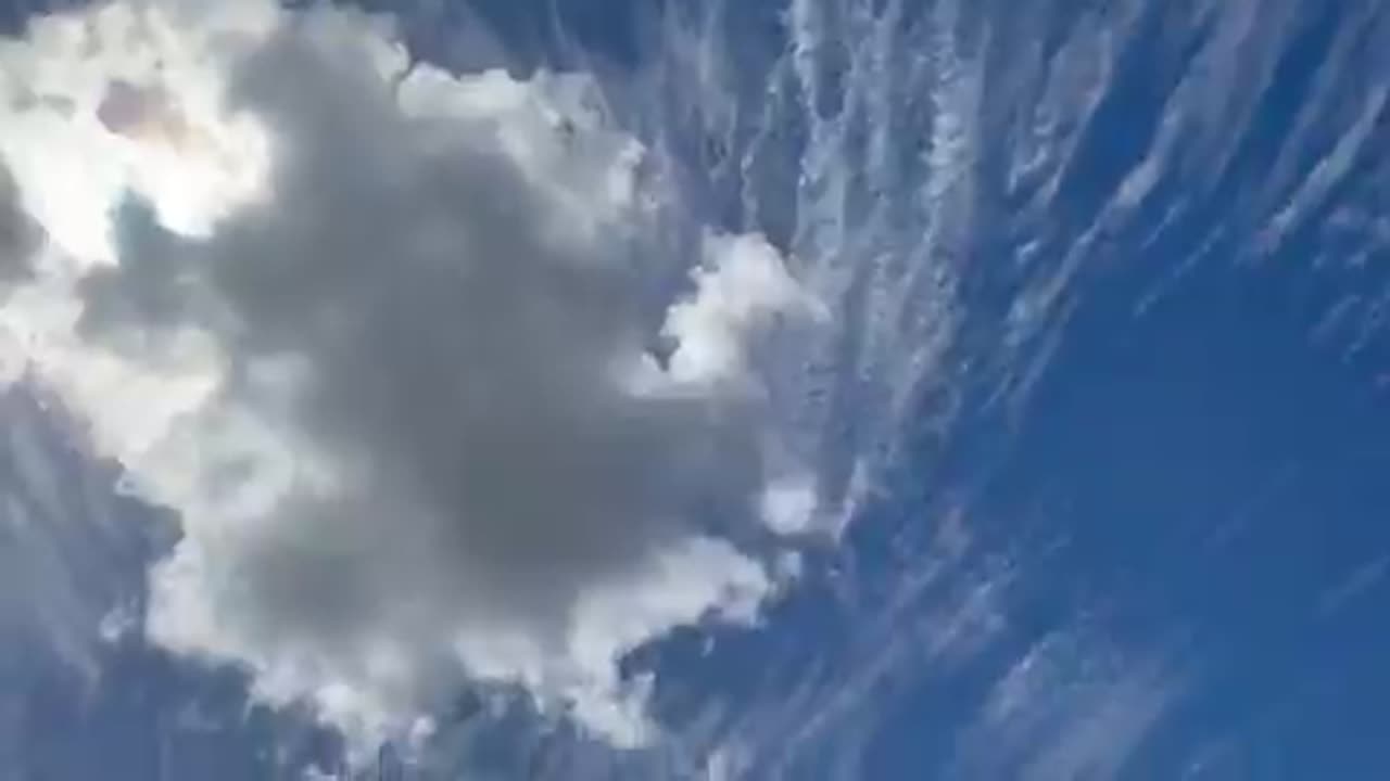 Tout le ciel d'un bout à l'autre ressemble à ça en ce moment 😳